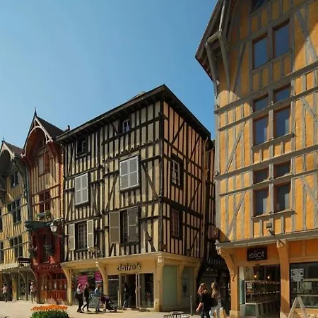 Au Coeur Du Centre Ville De - 4min A Pied De La Gare Troyes